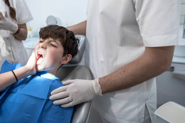 Best Emergency Tooth Extraction  in Brookridge, FL